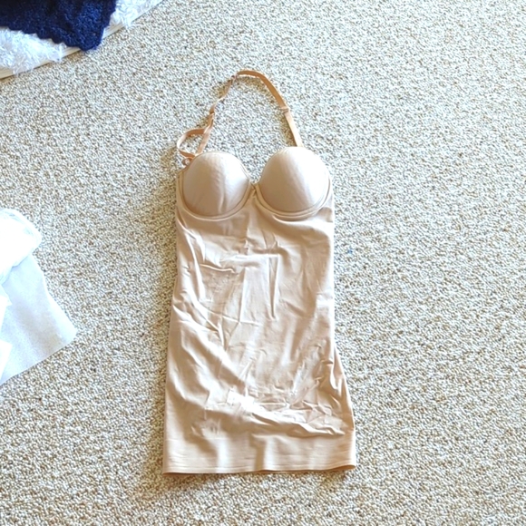 Naomi & Nicole® Shapewear, Shaping Convertible Strapless Bra Slip, nude. Size 36 - Picture 2 of 11